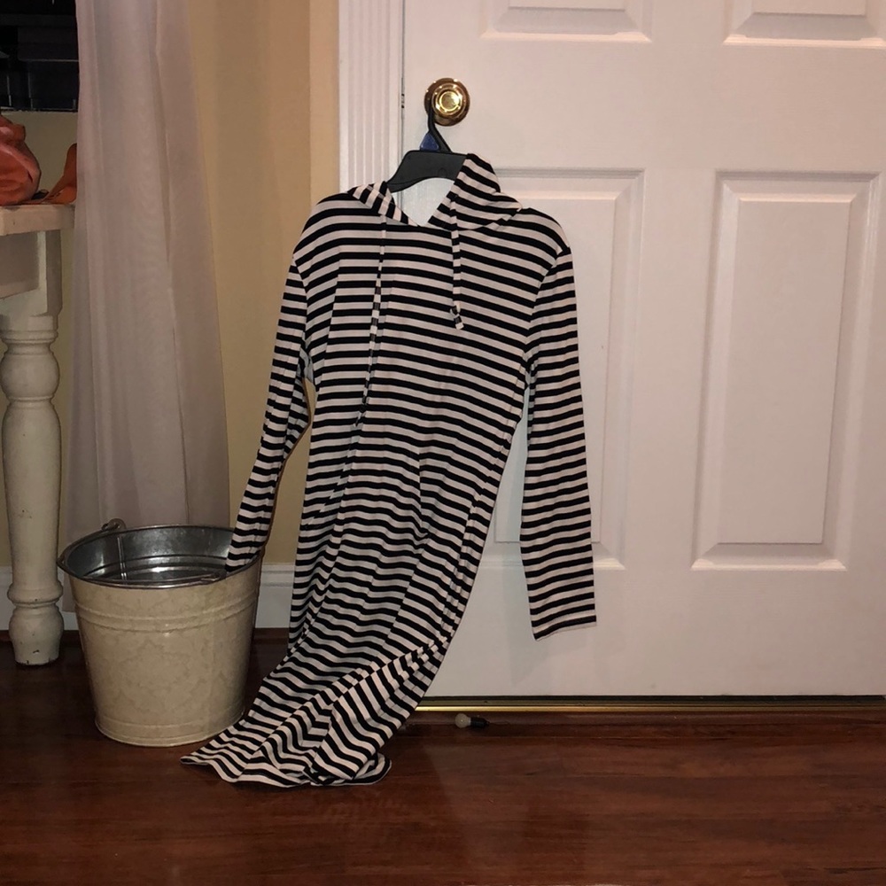 Black and white striped ribbed dress